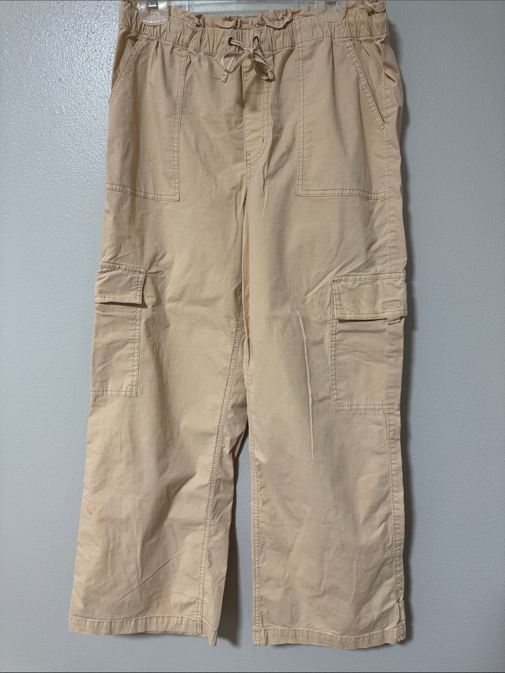 Women's Wide Leg Cargo Jeans in Beige